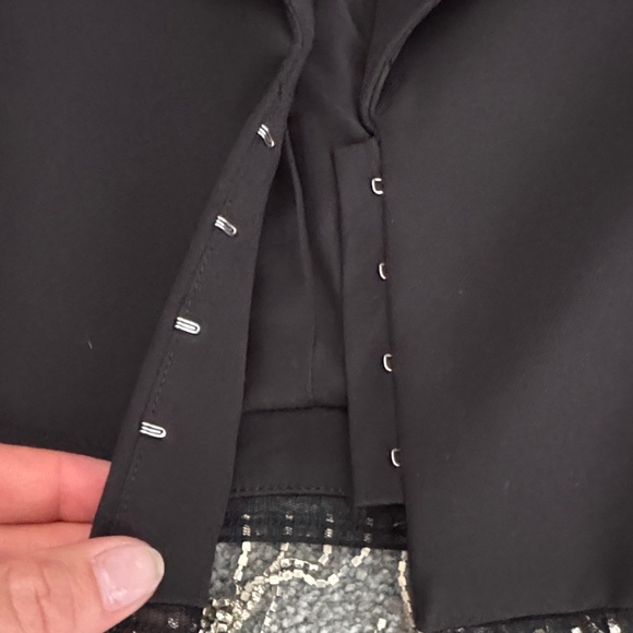 House of Harlow 1960 Black Diamond Blazer and Skirt - Picture 4 of 8